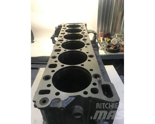 Detroit DD15 엔진