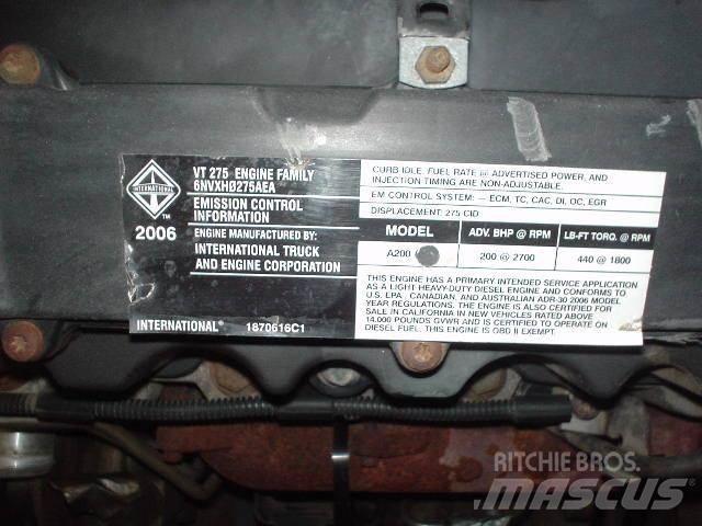 International VT275 엔진