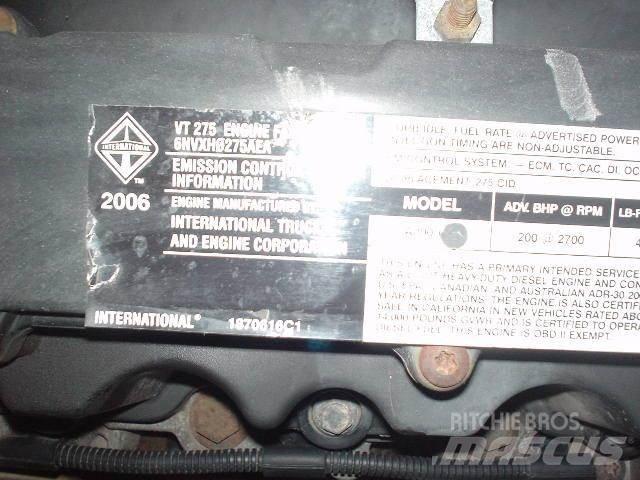 International VT275 엔진