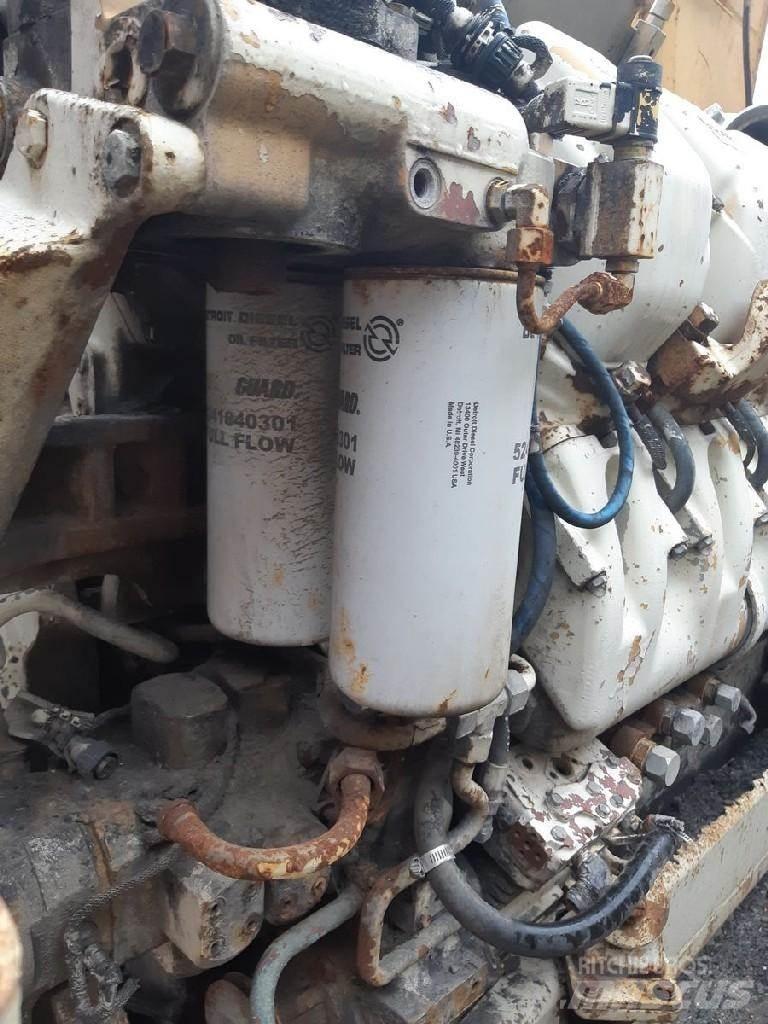 Komatsu 930E 엔진