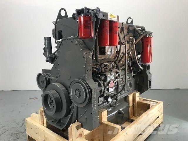 Komatsu M11-C 엔진