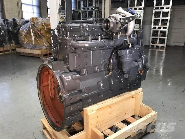 Komatsu SAA6D114E-3 엔진