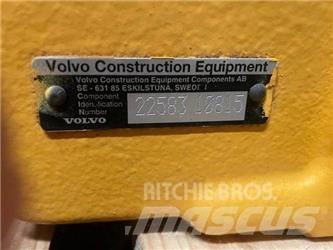 Volvo G990 트랜스미션