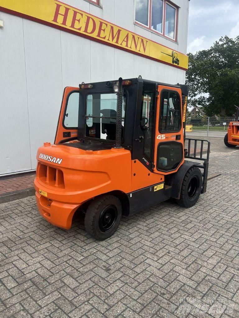 Doosan D45SC-5 디젤 지게차