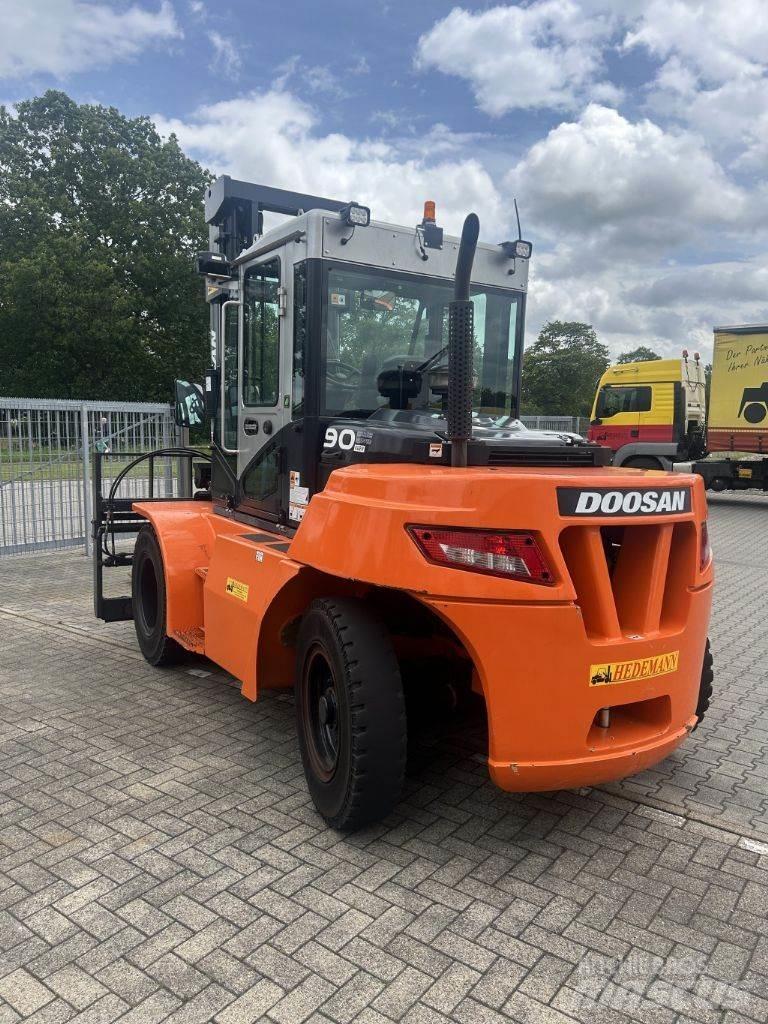 Doosan D90S-7 디젤 지게차