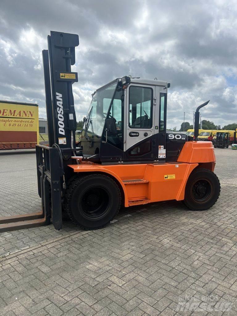 Doosan D90S-7 디젤 지게차