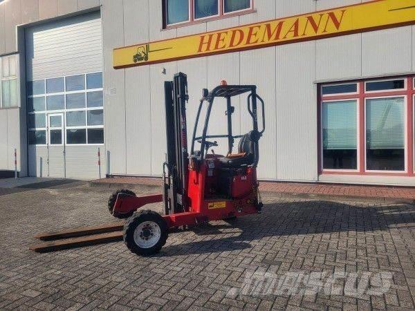 Moffett M4 25.3 험지용 트럭