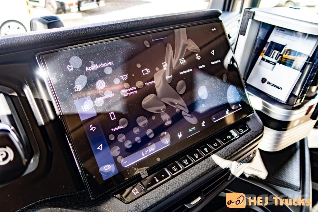 Scania R530 A6x2NB 트랙터 유닛