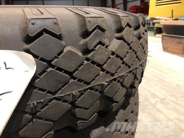  10.00-18 Stomil dæk - 3 stk. 타이어, 휠 및 림