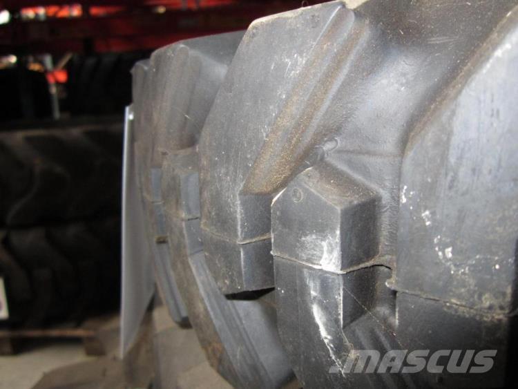  5X70-12 Solideal dæk - 2 stk. 타이어, 휠 및 림