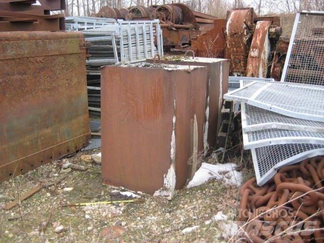  Ballastvægte 4 stk. - 2300 kg 크레인 부품 및 장비