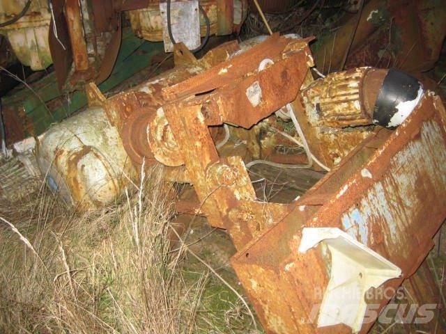 Demag P632 H8,4 A/T 크레인