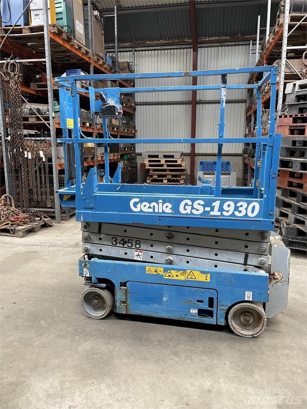 Genie GS-1930 sakslift 견인식 전동이동 리프트