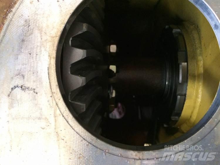 Komatsu D37P-5 Køregear 트랜스미션