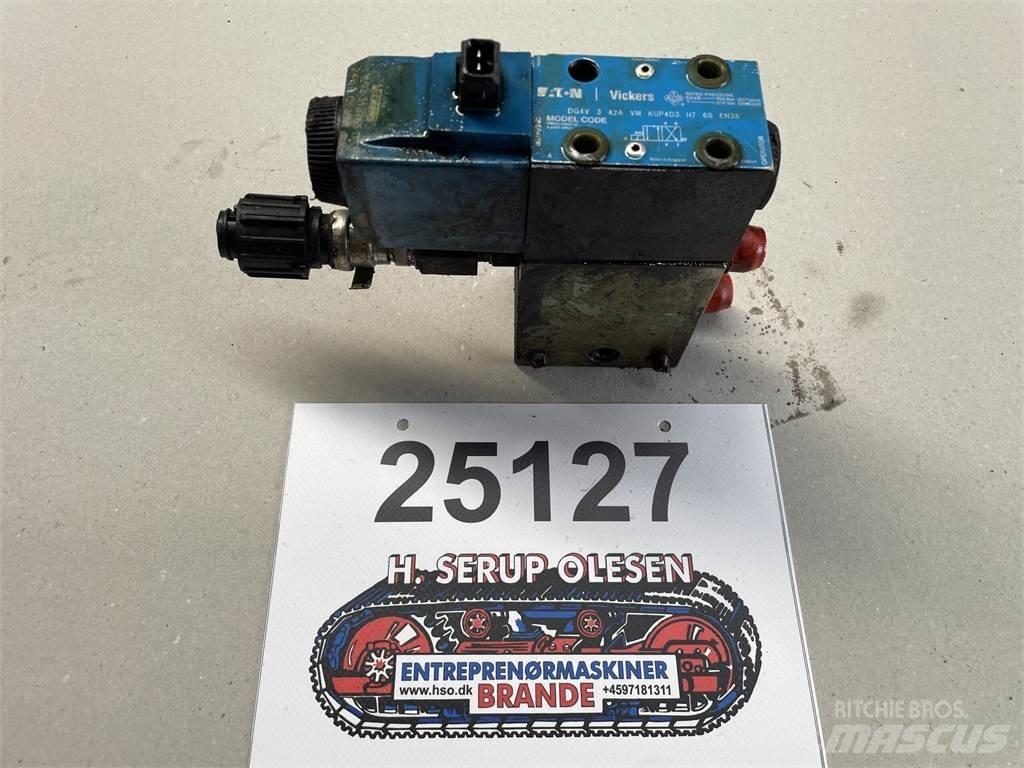  Ventilblok ex. Volvo L120F 유압식 기계