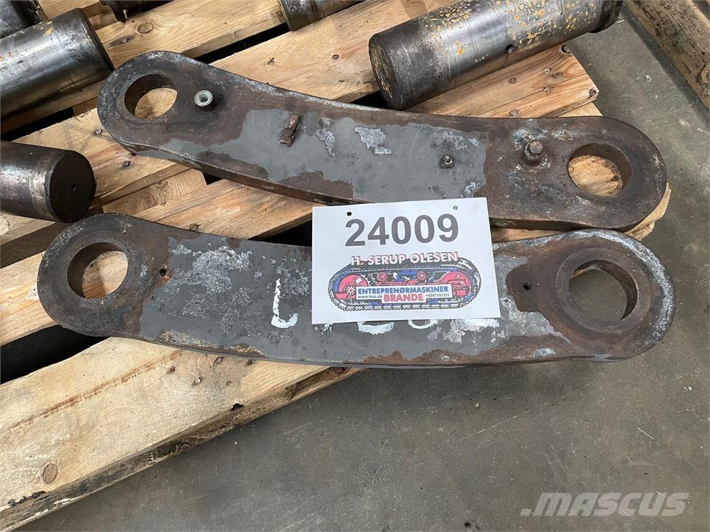 Volvo L120E Link Arm 기타 부품  