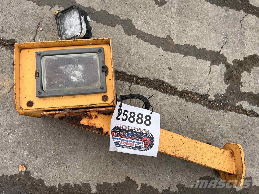 Volvo L220E frontlygte 일렉트로닉스