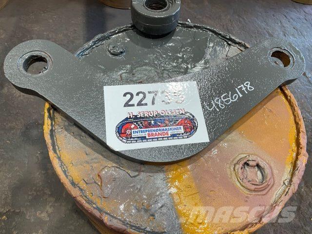 Volvo L90B Link Arm 기타 부품  