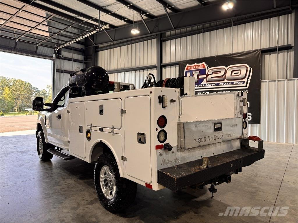 Ford F-250 시립/다목적 차량