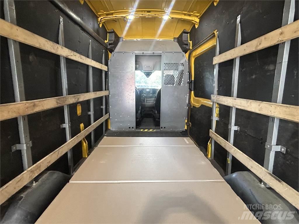 Ford Transit 250 픽업/드롭사이드