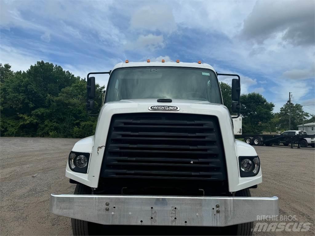 Freightliner 108SD 시립/다목적 차량