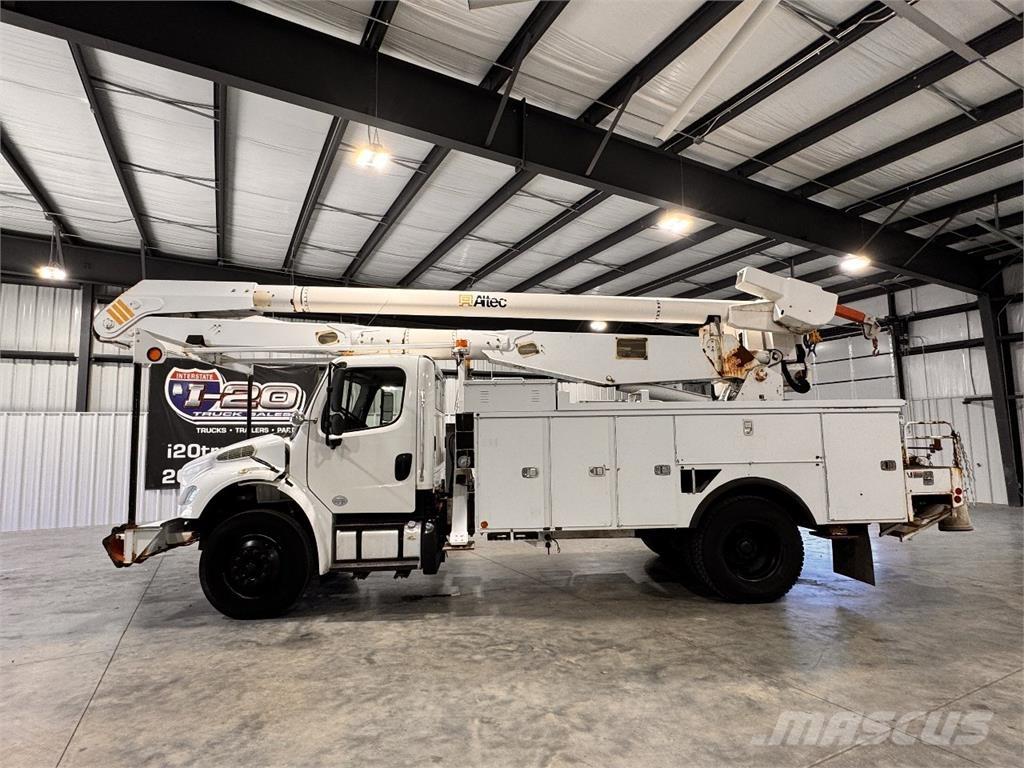 Freightliner M2 트럭 탑재 고소작업대