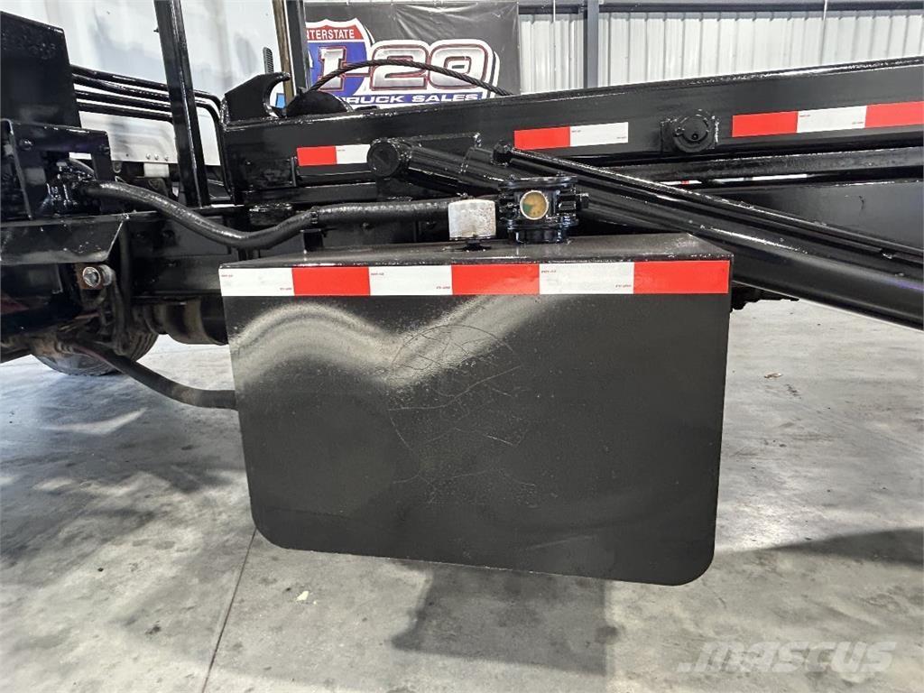 Freightliner M2 컨테이너 트럭