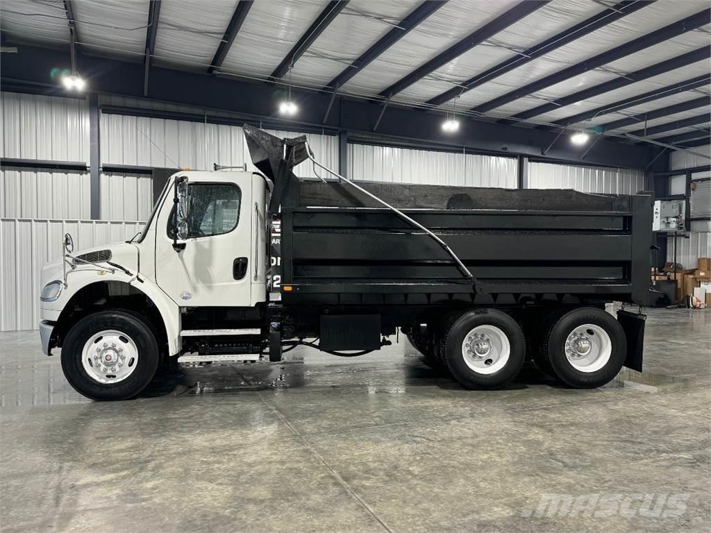 Freightliner M2 106 덤프 트럭