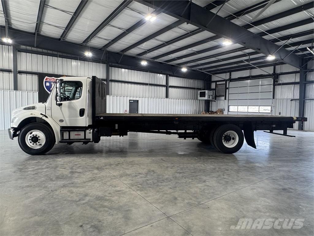 Freightliner M2 106 플랫베드/드롭사이드 트럭