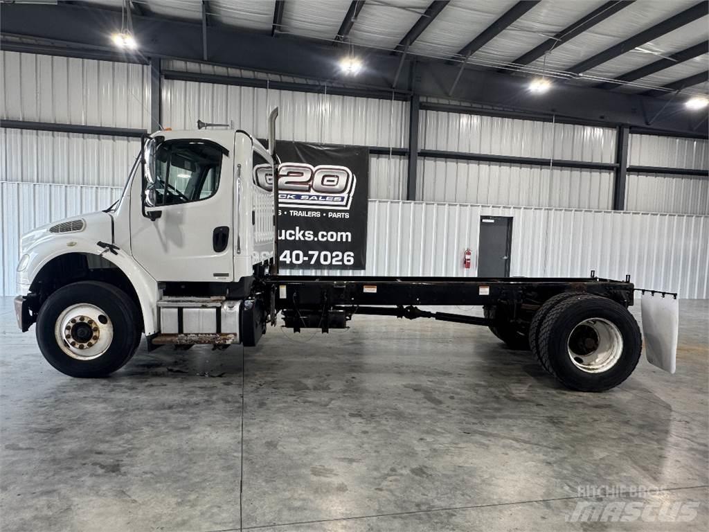 Freightliner M2 106 새시 운전실 트럭