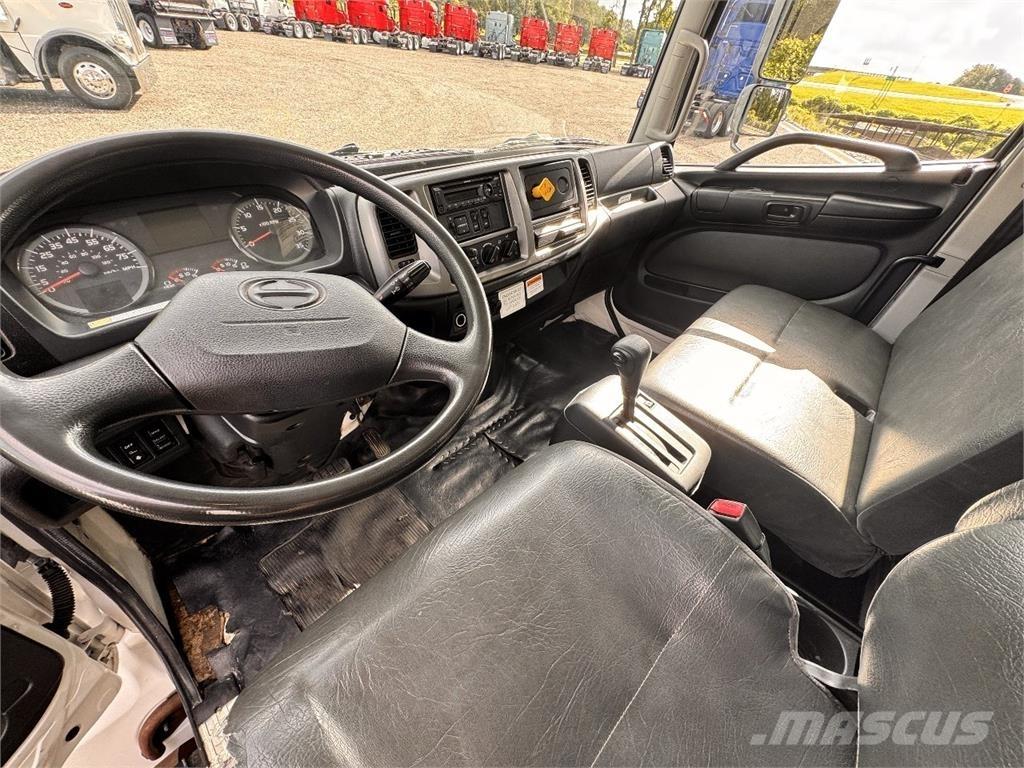 Hino 268 탑차 트럭