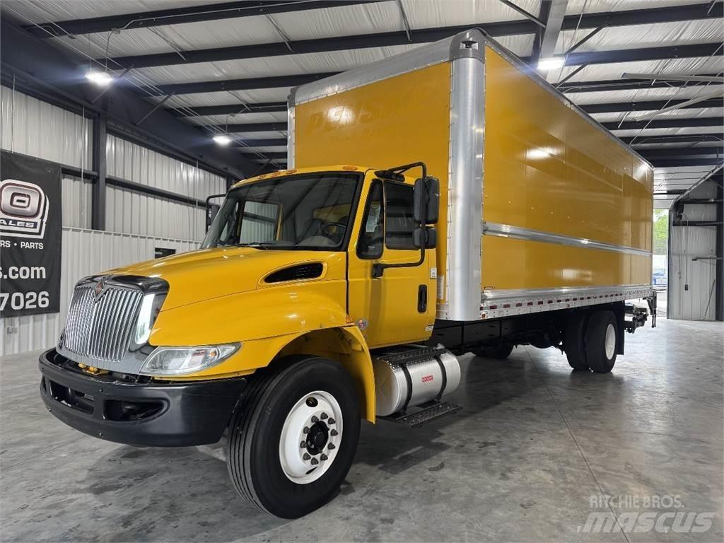 International 4300 탑차 트럭