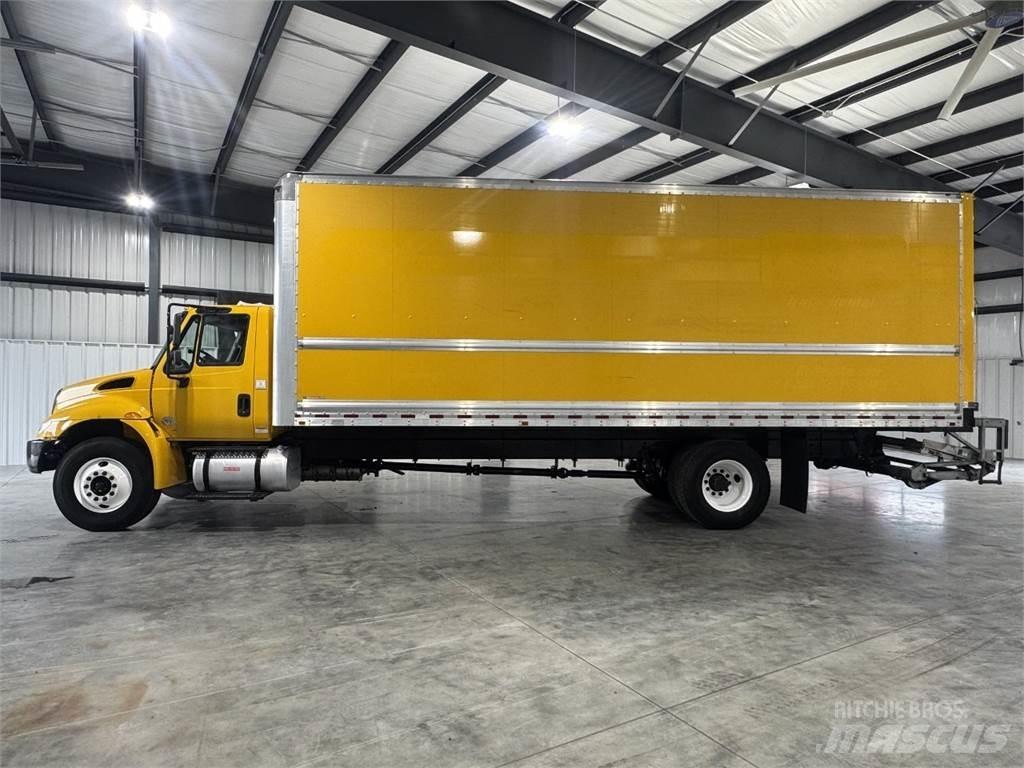 International 4300 탑차 트럭