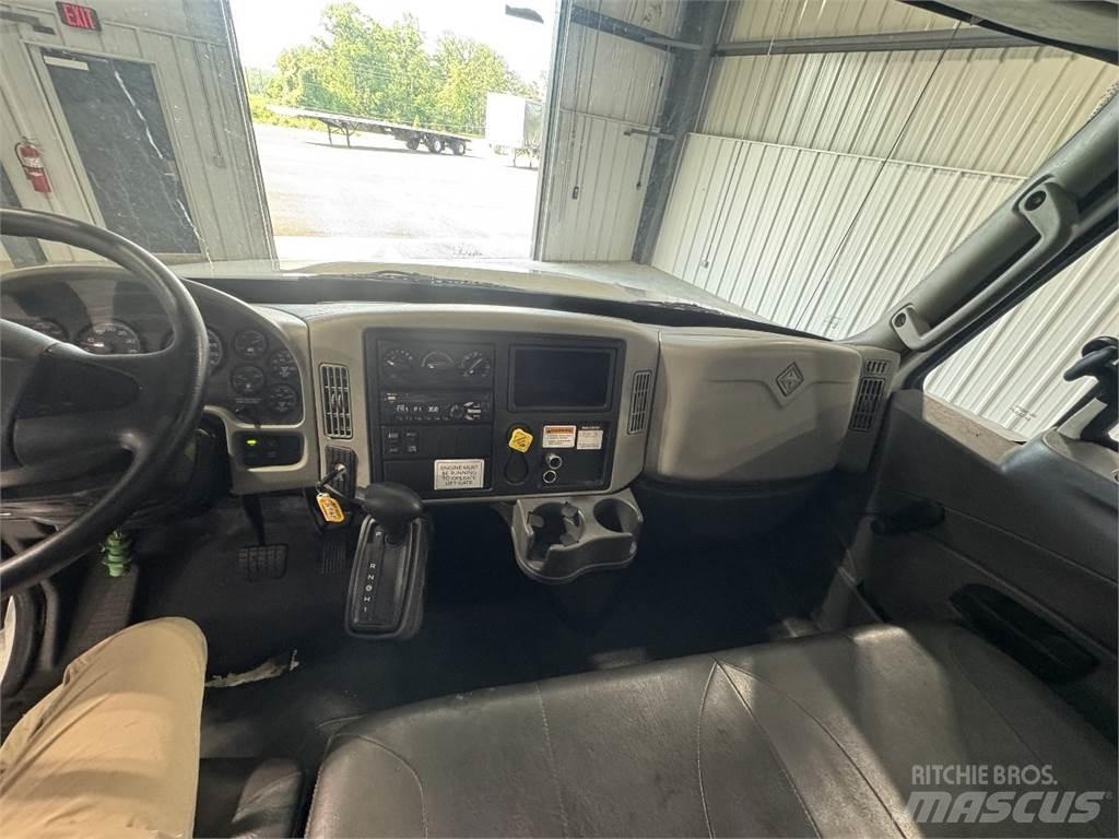 International 4300 탑차 트럭