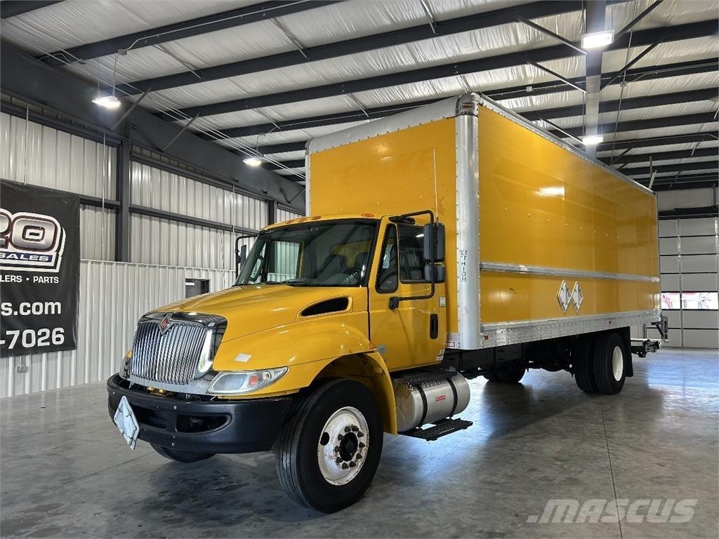 International 4300 탑차 트럭