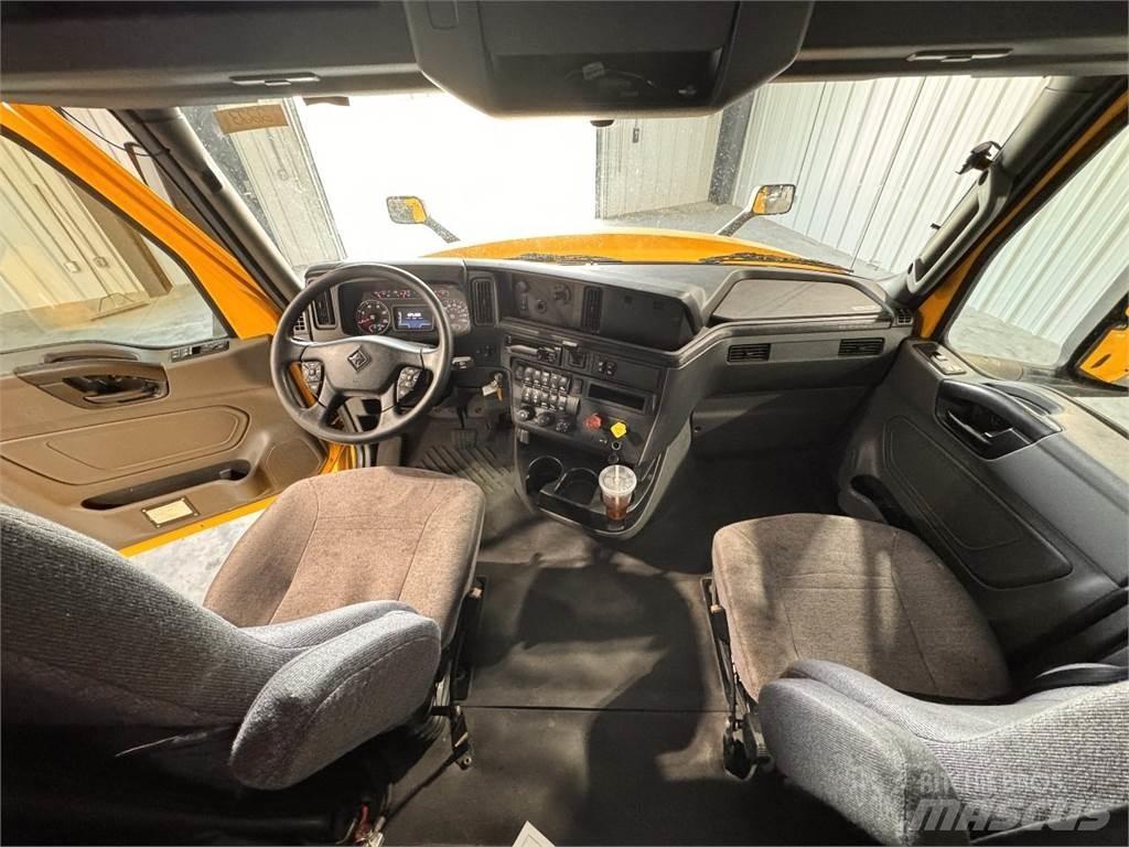 International LT625 트랙터 유닛