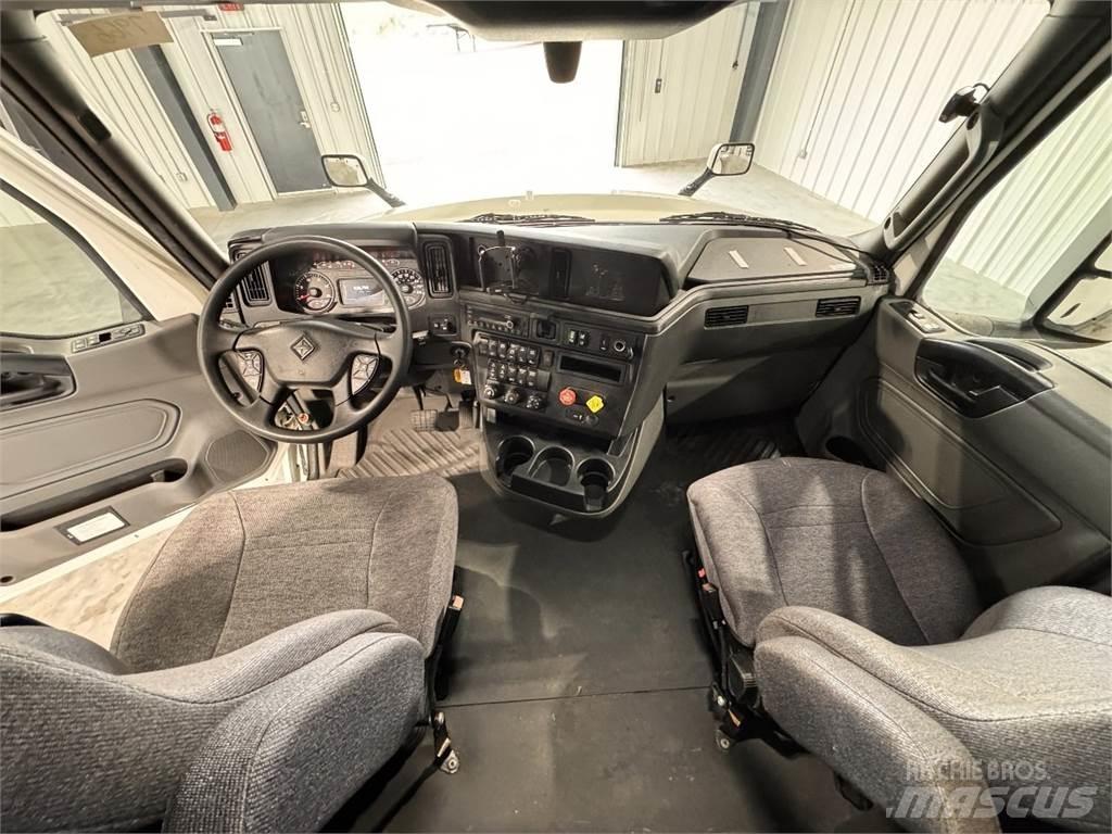International LT625 트랙터 유닛