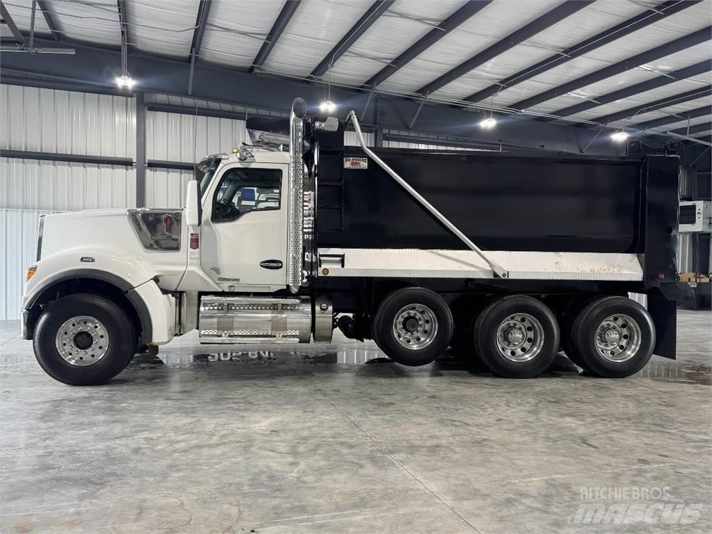 Kenworth W990 덤프 트럭