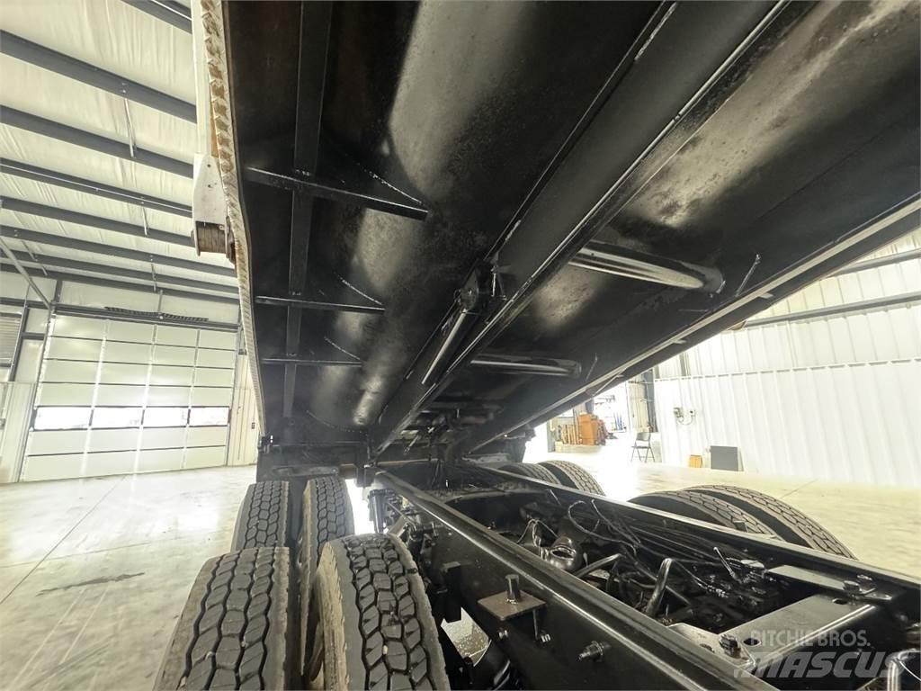 Kenworth W990 덤프 트럭