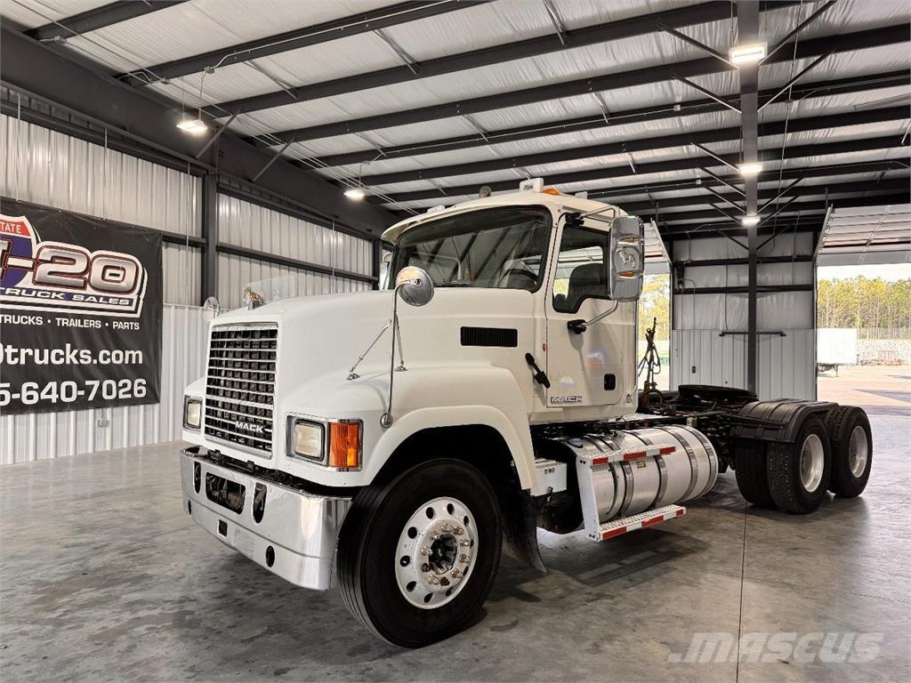 Mack CHU613 트랙터 유닛