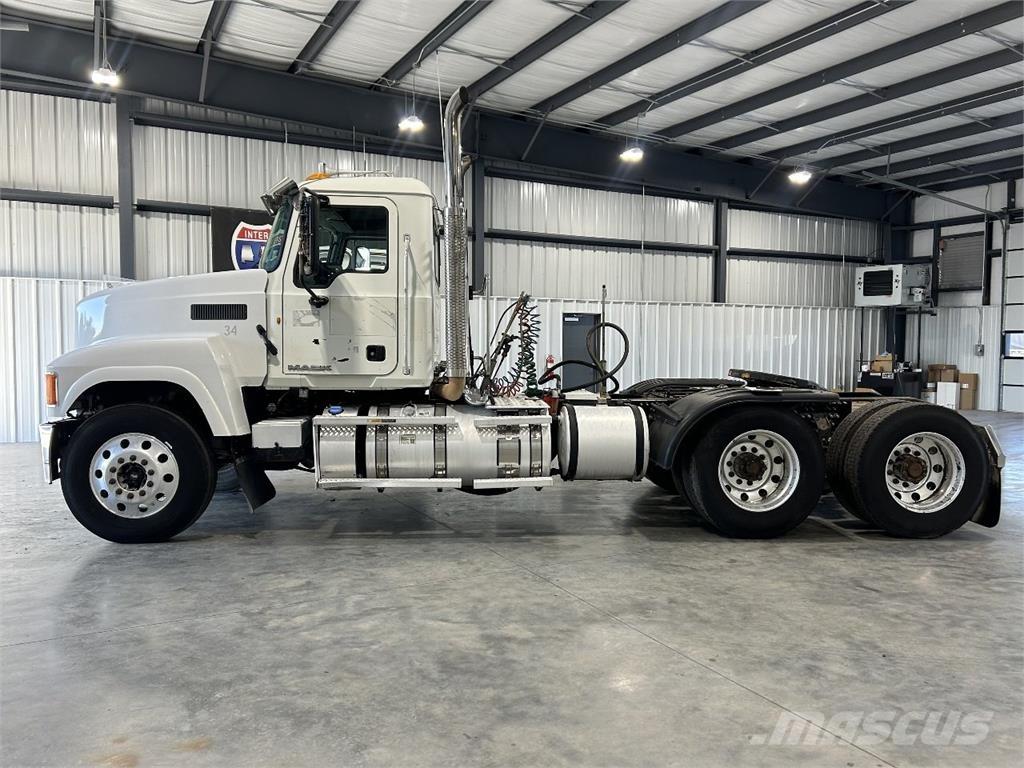 Mack CHU613 트랙터 유닛