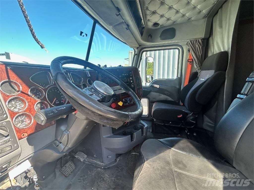 Mack CXU613 트랙터 유닛