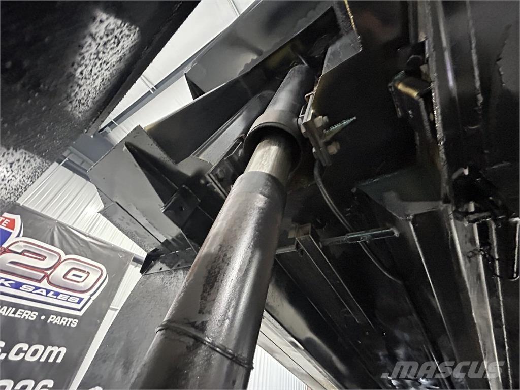 Mack Granite 덤프 트럭