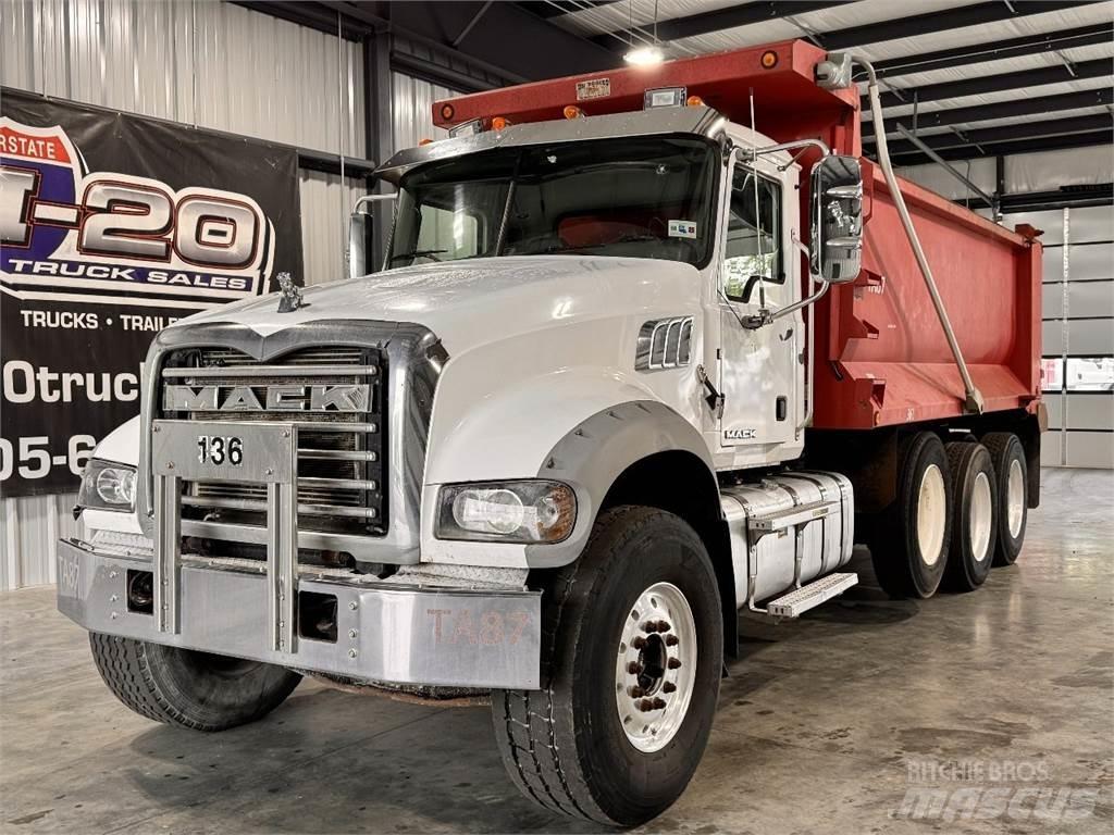 Mack GU713 덤프 트럭