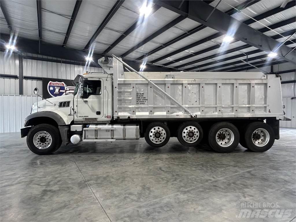 Mack GU713 덤프 트럭