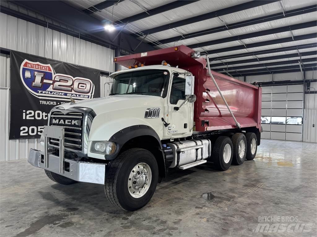 Mack GU713 덤프 트럭