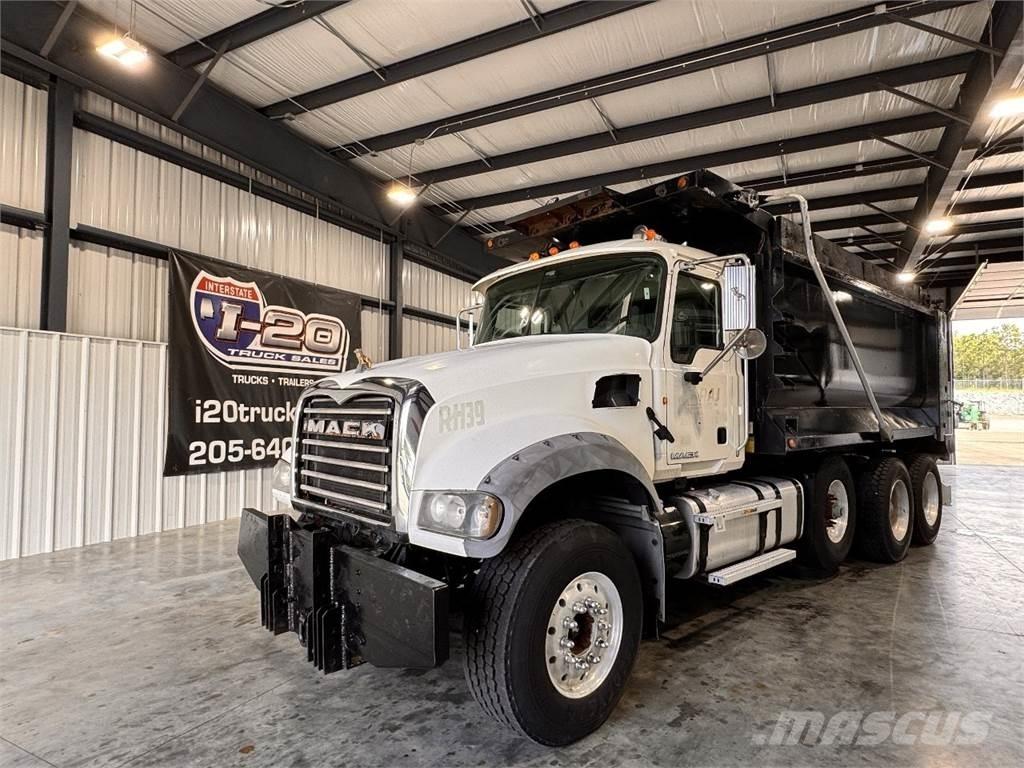 Mack GU713 덤프 트럭