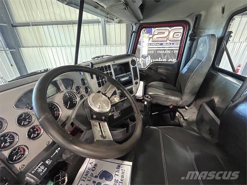 Mack GU713 트랙터 유닛