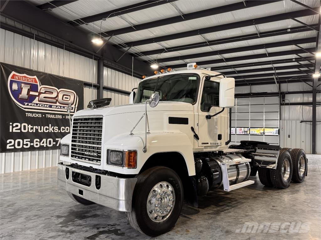 Mack Pinnacle 트랙터 유닛