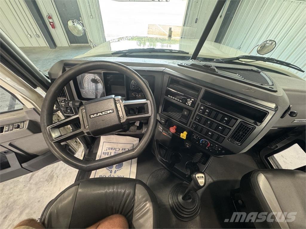 Mack Pinnacle 트랙터 유닛